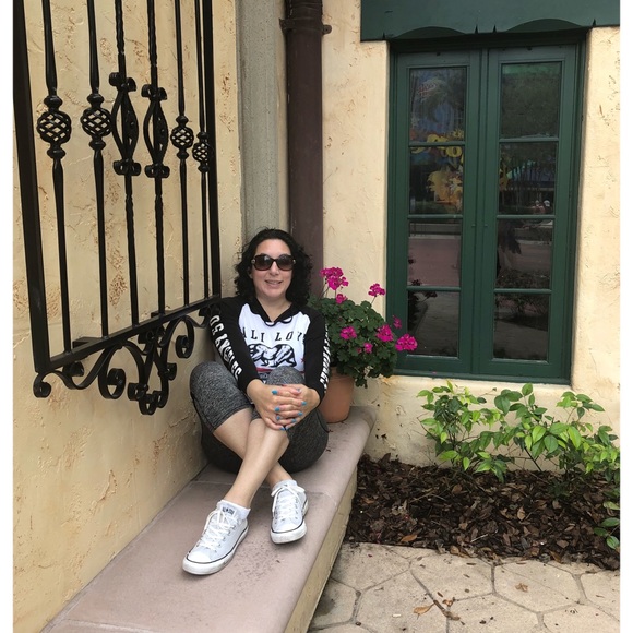 Meet your Posher, Alexa Rose - Picture 3 of 8